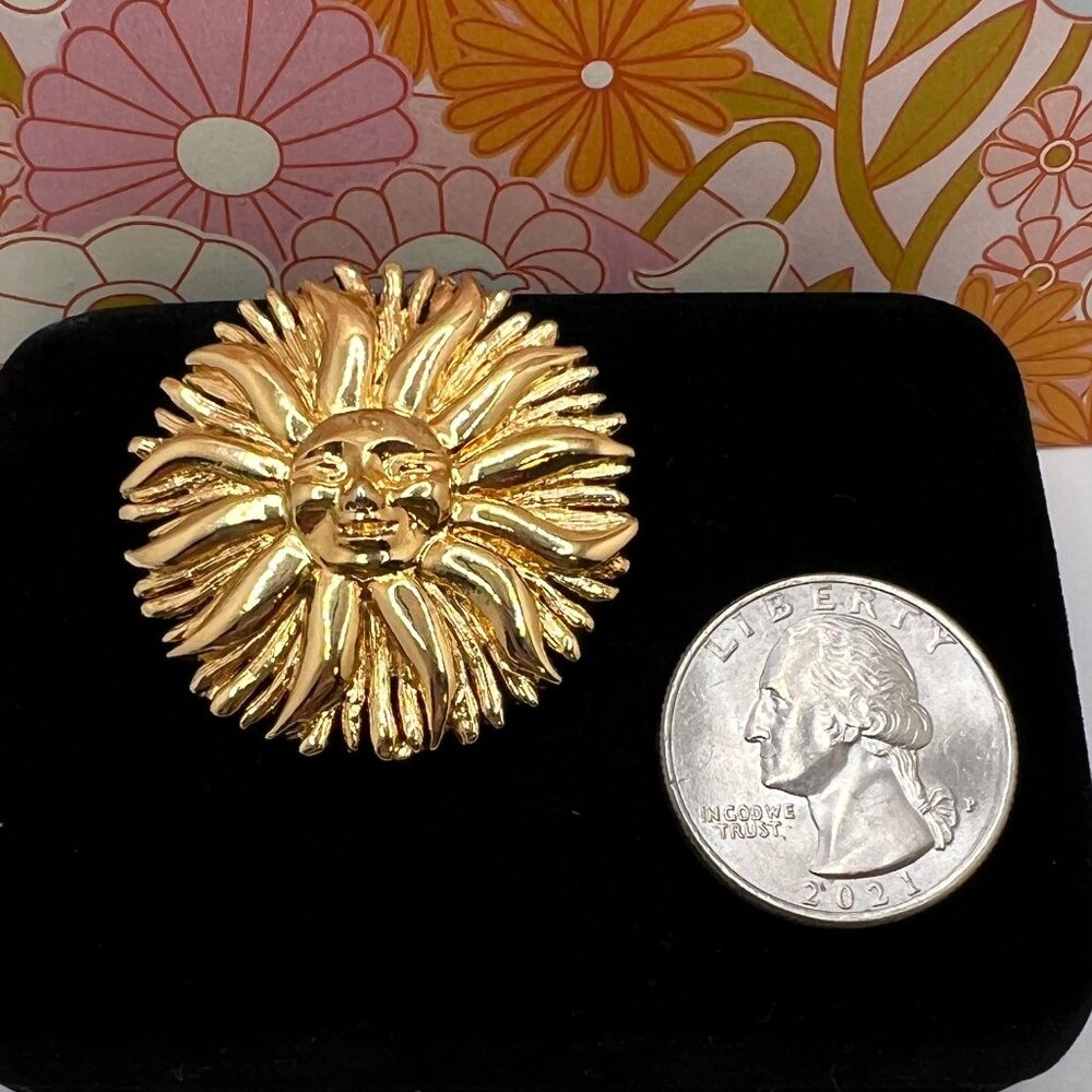 St John Smiling Sunshine Brooch - Picture 2 of 3